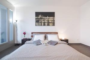 Bright studio, 10min to the Centre, free Parking