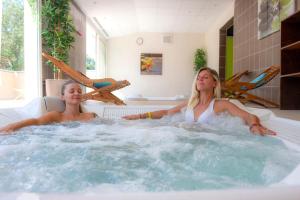Complexes hoteliers VTF Le Castelet : photos des chambres