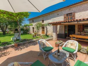 Holiday Home Toni by Interhome