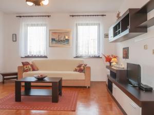 Apartment Tanja - SNJ210 by Interhome