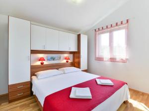 Apartment Matas-4 by Interhome