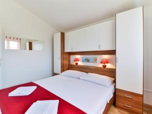 Apartment Matas-4 by Interhome