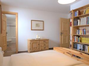 Apartment Chesa Dal Luf B5 by Interhome