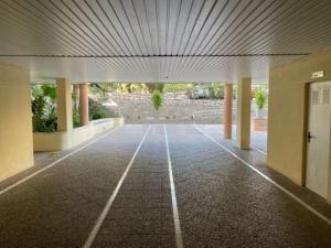 Las Palmeras Beach with Community Pool