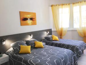 B&B / Chambres d'hotes Appartement Le Solea 100m2 climatise parking proche Sanctuaires : photos des chambres