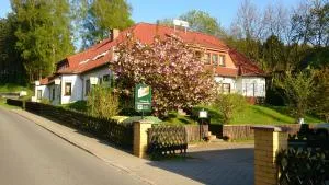 Hotelpension Schwalbennest - Stoben