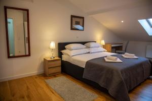 Iadertina Duplex Apartment with Garden