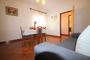 Apartment Liliana near beach