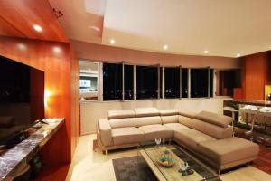 1507-Amazing views & Unique Joburg CBD Luxury