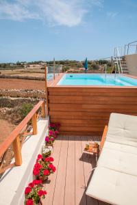 Tal-Karmnu Entire house with private heated pool and jacuzzi