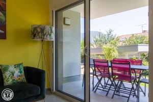 Appartements L'appartement JARDIN avec vue montagnes : photos des chambres