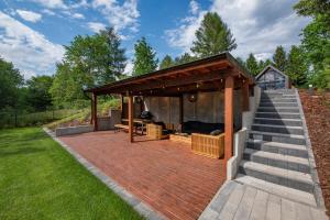 NATERIA DOMEK NAD JEZIOREM