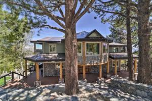 Hot Tub, Pool Table Luxe Reno Chalet with Mtn View!