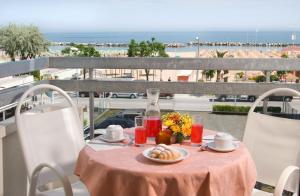 Chambre Double ou Lits Jumeaux avec Balcon - Vue sur Mer