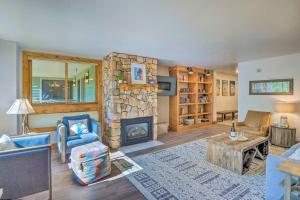 Walk to Gondola and Main St Peak 9 Condo with Balcony