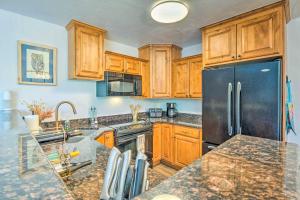 Walk to Gondola and Main St Peak 9 Condo with Balcony