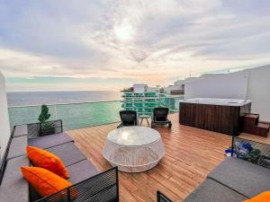 Icon Vallarta- PH rooftop with Jacuzzi!