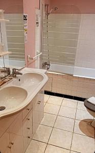 Hotels Constantin : Chambre Quadruple