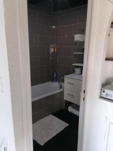 Appartements Appartement meuble a Villeneuve les maguelone : photos des chambres
