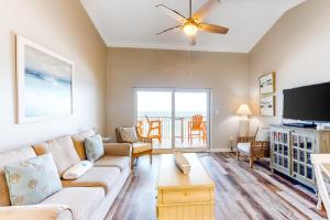 One-Bedroom Apartment room in Tropic Isle