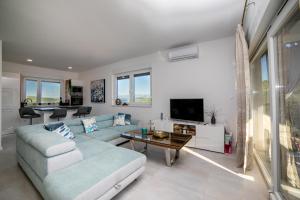 4 star Duplex apartment "Maginja", with private heated POOL & seaview