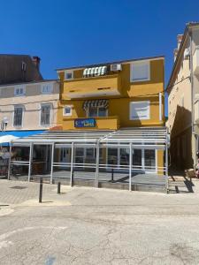 Central Apartments Preko