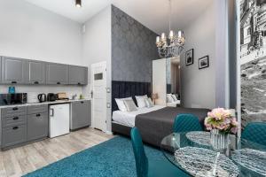 Deluxe Suite | King-size bed | 40m2 Terrace | A/C room in Z14 Boutique Residence - Krakow Old Town