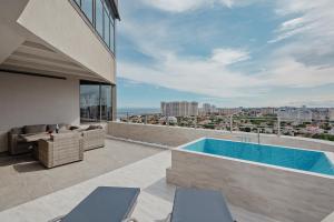 Plaza Arcadia Apartments