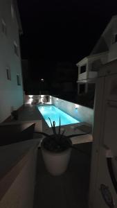 Apartment Villa Rina- Heated salt water Pool