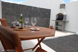 Precioso apartamento con terraza en Teguise - 3hvězdičkové hotely ve městě Teguise