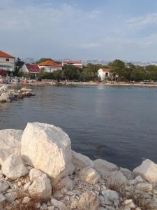 New Kosljun Apartment short walk to Beach