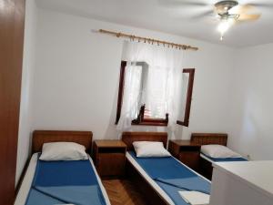 Three-Bedroom Apartment with Terrace and Sea View room in Apartments by the sea Bibinje Zadar - 5780