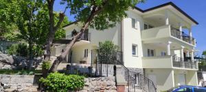 Apartment Kyra 