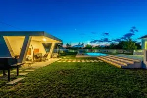 S&I Peaceful Holiday Home With Pool & Jacuzzi - Prkos