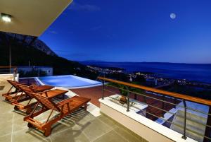 Villa View a luxury villa in Makarska, heated private pool, jacuzzi, gym