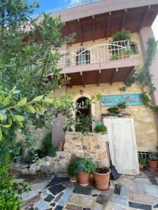 Villa Kamelia-Renovated old house-South Crete