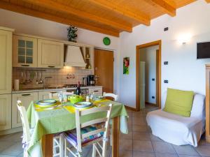 Apartment Azalea - GLA103 by Interhome