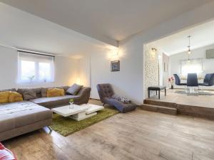 Holiday Home Alma by Interhome