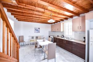 Two-Bedroom Apartment with Sea View (5 Adults) room in Ftelia View