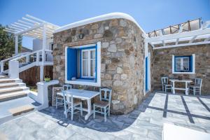 One-Bedroom Apartment with Sea View room in Ftelia View
