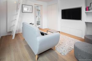 Studios fully equipped near Place Stephanie