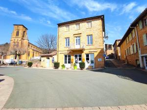 B&B / Chambres d'hotes Appartement Bagnols - Les Meubles des Pierres Dorees : photos des chambres