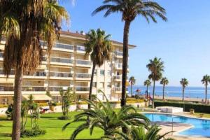 NEW! Modern apartment right on the beach!