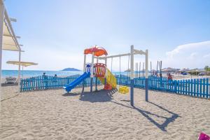 Sunset Beach Club Aqualettings Aqua 17