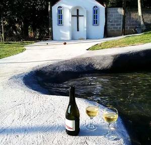 Suite em pousada no ES com lazer completo e Wi-Fi