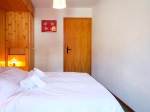 Apartment Bouleaux E 1 by Interhome