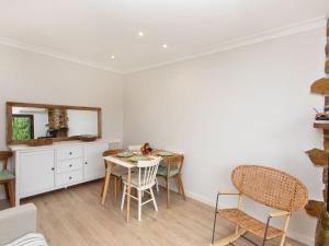 Apartment Adelfa 7 by Interhome