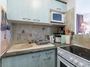 Apartment Los Amigos-13 by Interhome