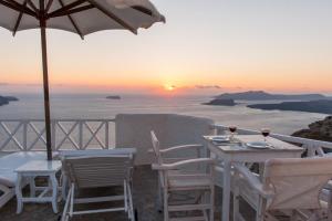 Artemis Suites Santorini Greece