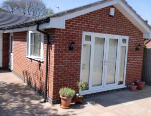 Quiet, cosy annexe room